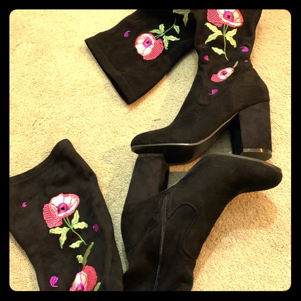 NWT Carlos Santana over-the-knee tapestry boot